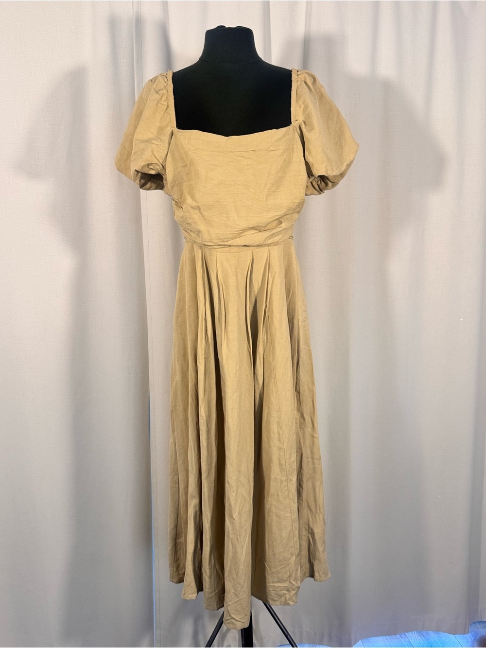 ASTR The Label Dusty Yellow Puff Sleeve Midi Dress - Picture 3 of 9
